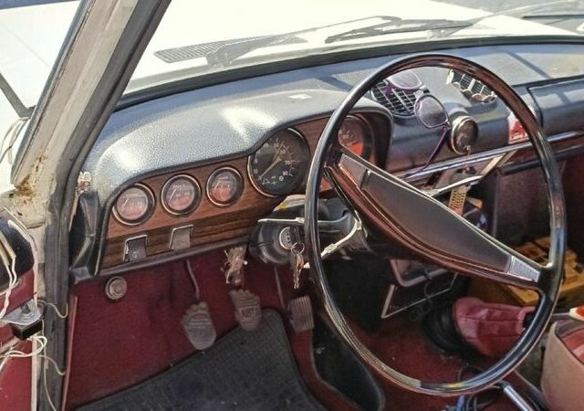 Белый ВАЗ 2103, объемом двигателя 1.5 л и пробегом 150 тыс. км за 595 $, фото 4 на Automoto.ua