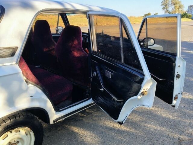 Белый ВАЗ 2103, объемом двигателя 0 л и пробегом 789 тыс. км за 1000 $, фото 3 на Automoto.ua