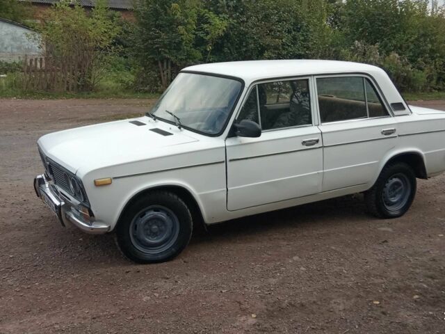 Белый ВАЗ 2103, объемом двигателя 1.3 л и пробегом 330 тыс. км за 404 $, фото 2 на Automoto.ua