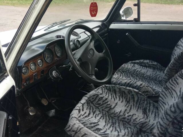 Белый ВАЗ 2103, объемом двигателя 1.3 л и пробегом 330 тыс. км за 404 $, фото 17 на Automoto.ua