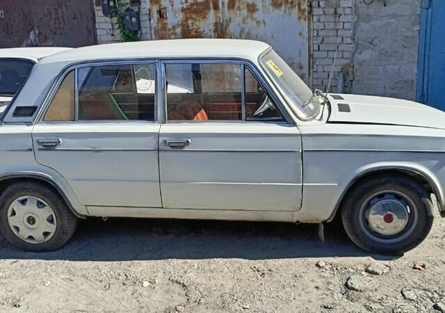 Белый ВАЗ 2103, объемом двигателя 1.5 л и пробегом 150 тыс. км за 595 $, фото 2 на Automoto.ua
