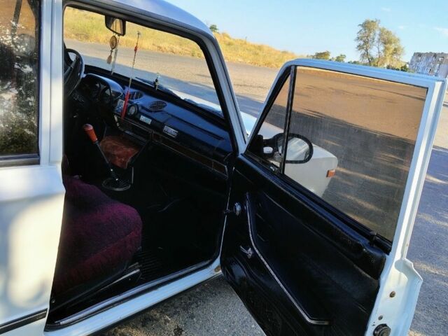 Белый ВАЗ 2103, объемом двигателя 0 л и пробегом 789 тыс. км за 1000 $, фото 5 на Automoto.ua