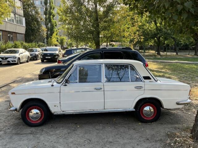 Білий ВАЗ 2103, об'ємом двигуна 1.5 л та пробігом 348 тис. км за 600 $, фото 5 на Automoto.ua