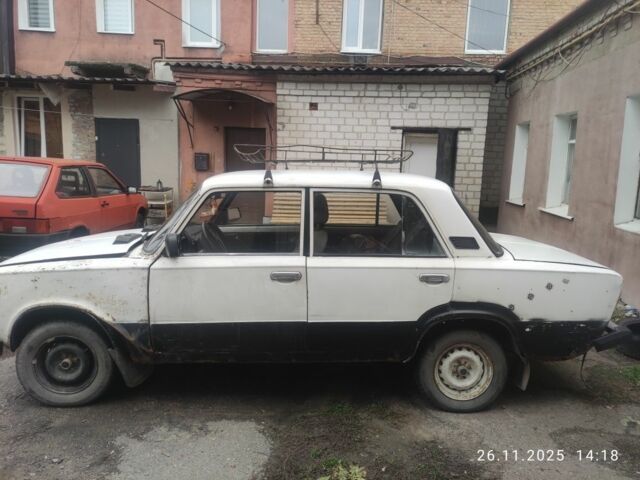 Белый ВАЗ 2103, объемом двигателя 1.5 л и пробегом 200 тыс. км за 600 $, фото 2 на Automoto.ua