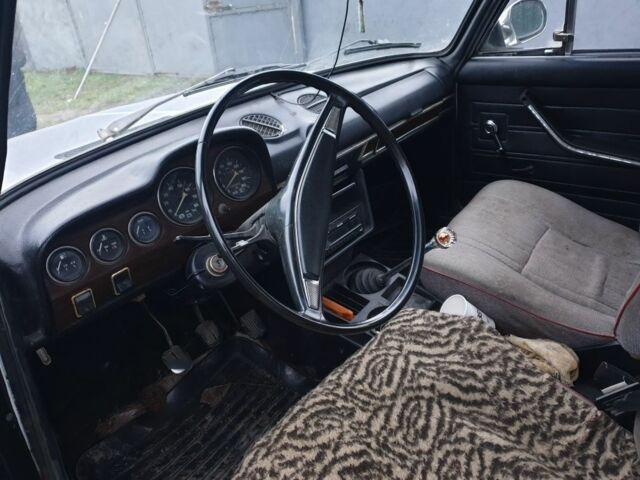 Белый ВАЗ 2103, объемом двигателя 0 л и пробегом 300 тыс. км за 350 $, фото 3 на Automoto.ua