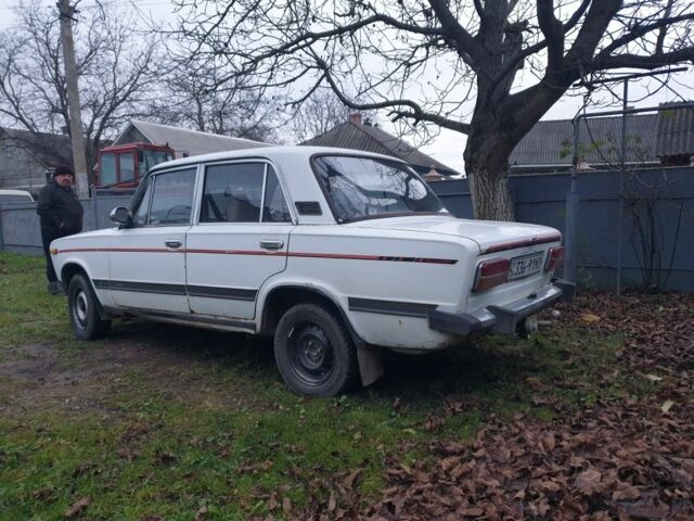 Белый ВАЗ 2103, объемом двигателя 0 л и пробегом 300 тыс. км за 350 $, фото 2 на Automoto.ua
