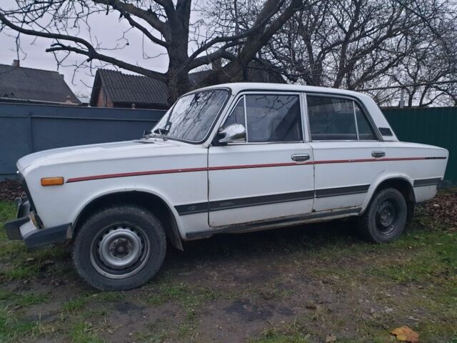 Белый ВАЗ 2103, объемом двигателя 0 л и пробегом 300 тыс. км за 350 $, фото 1 на Automoto.ua