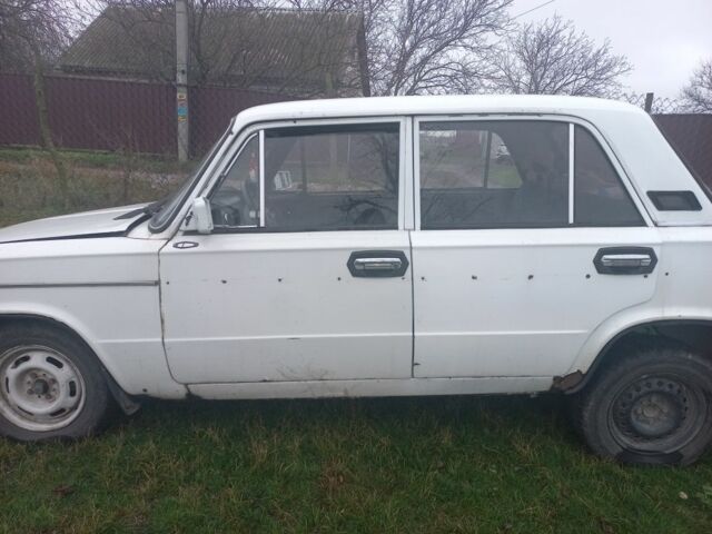 Белый ВАЗ 2103, объемом двигателя 1.5 л и пробегом 11 тыс. км за 238 $, фото 2 на Automoto.ua