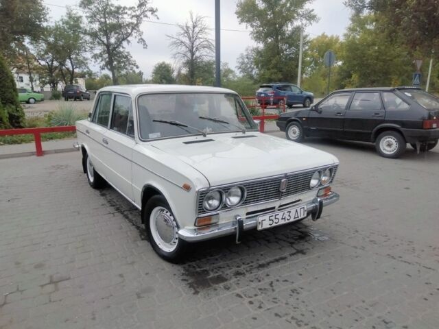 ВАЗ 2103 1982 у Дніпро (Дніпропетровську) на Automoto.ua Білий ВАЗ 2103, об'ємом двигуна 1 л та пробігом 300 тис. км за 1600 $, фото 6 на Automoto.ua