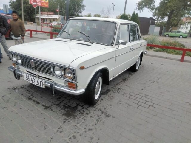 ВАЗ 2103 1982 у Дніпро (Дніпропетровську) на Automoto.ua Білий ВАЗ 2103, об'ємом двигуна 1 л та пробігом 300 тис. км за 1600 $, фото 7 на Automoto.ua