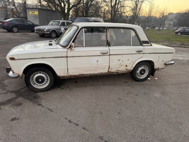 Белый ВАЗ 2103, объемом двигателя 1.5 л и пробегом 400 тыс. км за 600 $, фото 1 на Automoto.ua