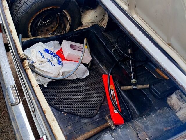 Білий ВАЗ 2103, об'ємом двигуна 1.2 л та пробігом 200 тис. км за 500 $, фото 6 на Automoto.ua