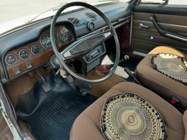 Белый ВАЗ 2103, объемом двигателя 1.3 л и пробегом 22 тыс. км за 1999 $, фото 6 на Automoto.ua