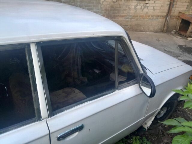 Белый ВАЗ 2103, объемом двигателя 1.3 л и пробегом 200 тыс. км за 442 $, фото 3 на Automoto.ua