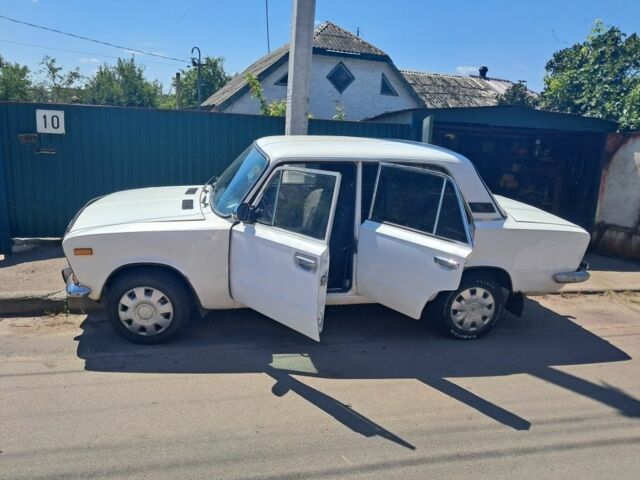 Белый ВАЗ 2103, объемом двигателя 1 л и пробегом 125 тыс. км за 385 $, фото 1 на Automoto.ua