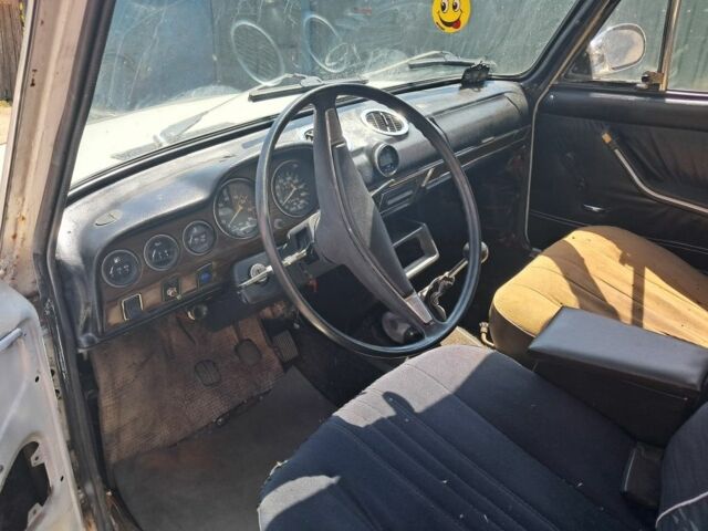 Белый ВАЗ 2103, объемом двигателя 1 л и пробегом 125 тыс. км за 385 $, фото 4 на Automoto.ua