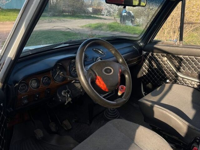 Белый ВАЗ 2103, объемом двигателя 1.6 л и пробегом 2 тыс. км за 426 $, фото 4 на Automoto.ua