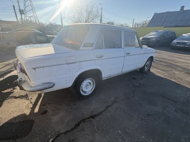 Белый ВАЗ 2103, объемом двигателя 1.5 л и пробегом 3 тыс. км за 307 $, фото 3 на Automoto.ua