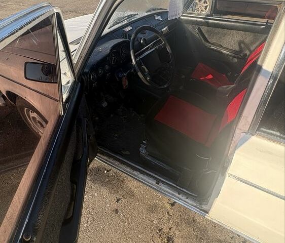 Белый ВАЗ 2103, объемом двигателя 1.5 л и пробегом 3 тыс. км за 307 $, фото 5 на Automoto.ua