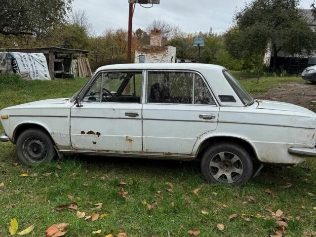 Белый ВАЗ 2103, объемом двигателя 1 л и пробегом 100 тыс. км за 263 $, фото 3 на Automoto.ua