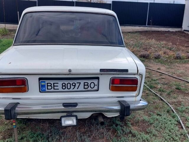 ВАЗ 2103 1989 у Миколаєві на Automoto.ua Білий ВАЗ 2103, об'ємом двигуна 0 л та пробігом 200 тис. км за 700 $, фото 1 на Automoto.ua