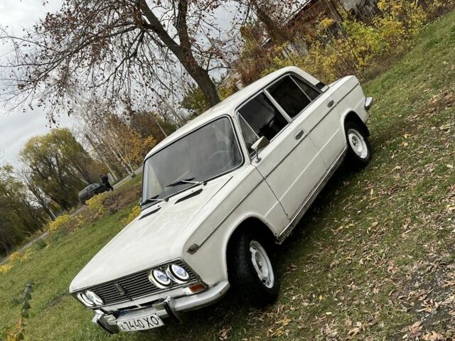 ВАЗ 2103 1990 у Славянске на Automoto.ua Білий ВАЗ 2103, об'ємом двигуна 1.6 л та пробігом 10 тис. км за 535 $, фото 5 на Automoto.ua