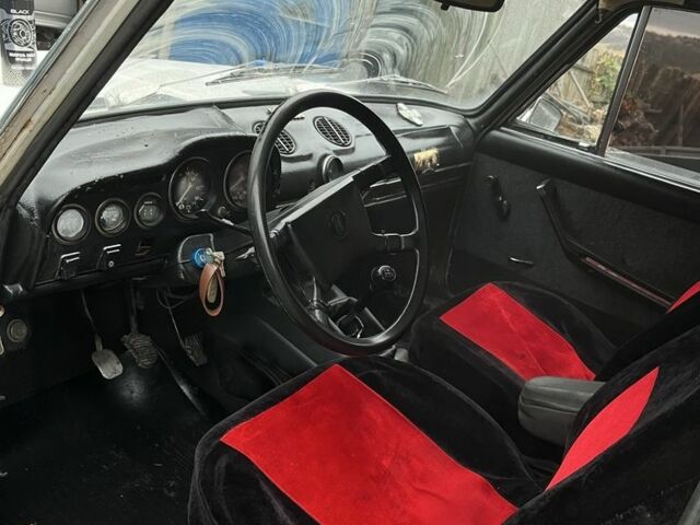 ВАЗ 2103 1990 у Славянске на Automoto.ua Білий ВАЗ 2103, об'ємом двигуна 1.6 л та пробігом 10 тис. км за 535 $, фото 7 на Automoto.ua