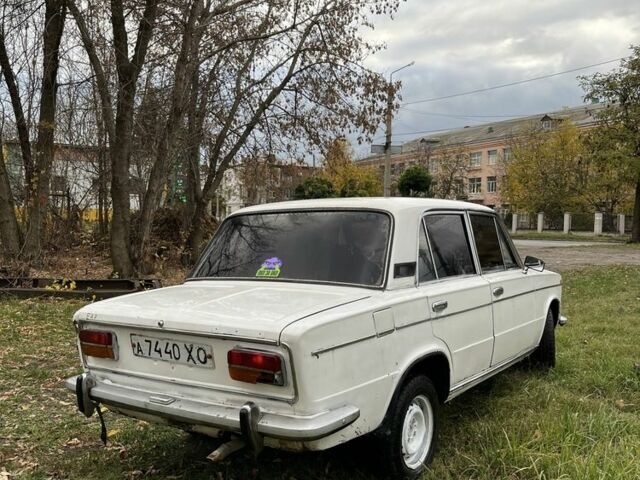 ВАЗ 2103 1990 у Славянске на Automoto.ua Білий ВАЗ 2103, об'ємом двигуна 1.6 л та пробігом 10 тис. км за 535 $, фото 1 на Automoto.ua