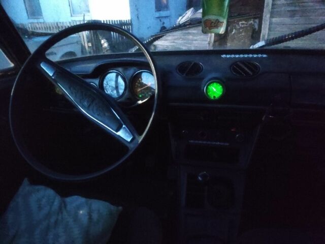 Білий ВАЗ 2103, об'ємом двигуна 0.3 л та пробігом 200 тис. км за 271 $, фото 1 на Automoto.ua