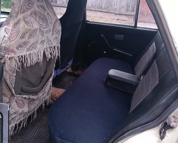 Бежевый ВАЗ 2103, объемом двигателя 1.5 л и пробегом 35 тыс. км за 700 $, фото 2 на Automoto.ua