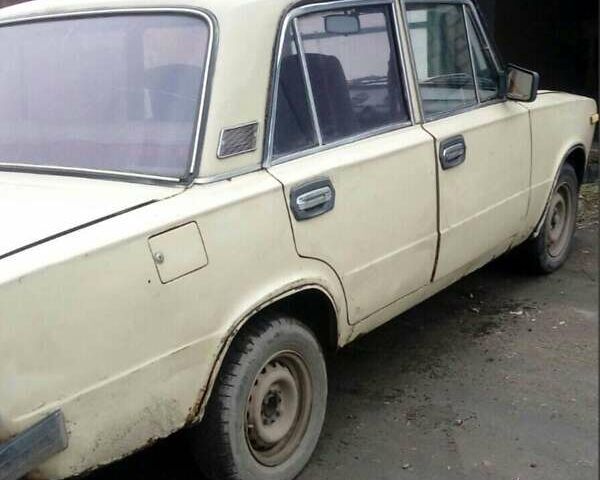 Бежевый ВАЗ 2103, объемом двигателя 1.5 л и пробегом 300 тыс. км за 603 $, фото 2 на Automoto.ua