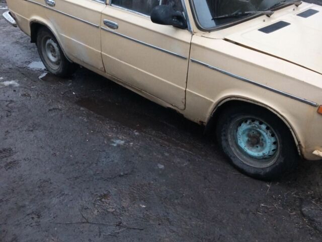 Бежевый ВАЗ 2103, объемом двигателя 1 л и пробегом 1000 тыс. км за 240 $, фото 4 на Automoto.ua