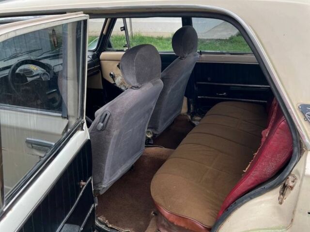 Бежевый ВАЗ 2103, объемом двигателя 1.3 л и пробегом 222 тыс. км за 350 $, фото 3 на Automoto.ua