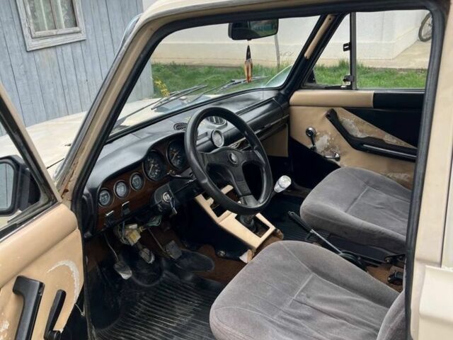 Бежевый ВАЗ 2103, объемом двигателя 1.3 л и пробегом 222 тыс. км за 350 $, фото 5 на Automoto.ua