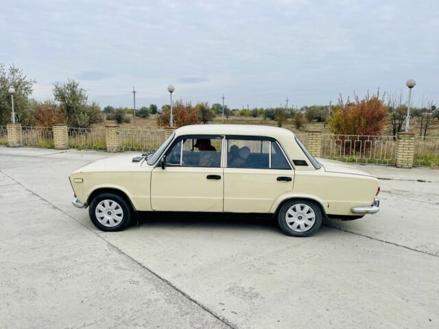 ВАЗ 2103 1983 в Синельниковом на Automoto.ua Бежевый ВАЗ 2103, объемом двигателя 0 л и пробегом 150 тыс. км за 600 $, фото 1 на Automoto.ua