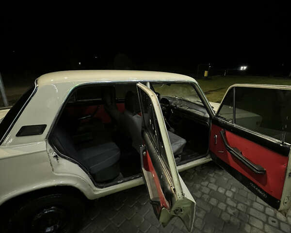 Бежевый ВАЗ 2103, объемом двигателя 1.3 л и пробегом 300 тыс. км за 460 $, фото 10 на Automoto.ua