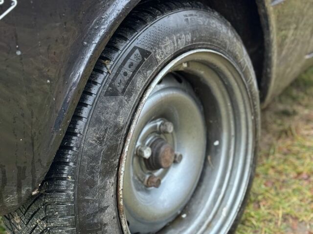 Черный ВАЗ 2103, объемом двигателя 1.3 л и пробегом 100 тыс. км за 596 $, фото 12 на Automoto.ua