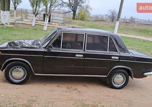 Коричневый ВАЗ 2103, объемом двигателя 1.5 л и пробегом 485 тыс. км за 1000 $, фото 9 на Automoto.ua