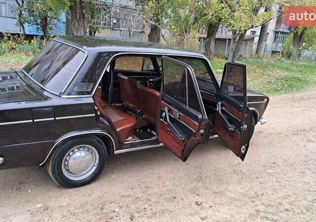 Коричневый ВАЗ 2103, объемом двигателя 1.5 л и пробегом 485 тыс. км за 1000 $, фото 4 на Automoto.ua