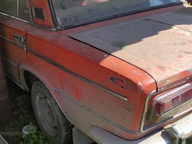 Красный ВАЗ 2103, объемом двигателя 0 л и пробегом 250 тыс. км за 500 $, фото 1 на Automoto.ua