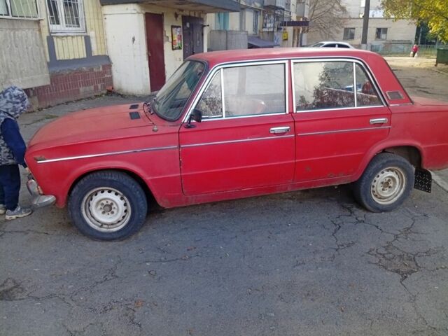 Красный ВАЗ 2103, объемом двигателя 0 л и пробегом 1000 тыс. км за 554 $, фото 4 на Automoto.ua