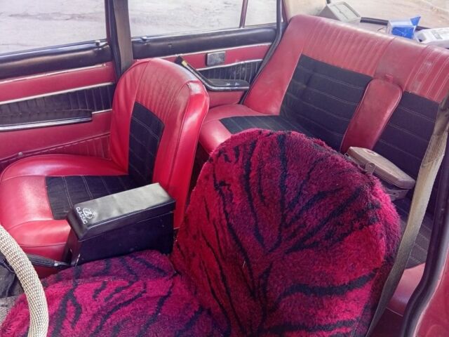 Красный ВАЗ 2103, объемом двигателя 0 л и пробегом 1000 тыс. км за 554 $, фото 5 на Automoto.ua