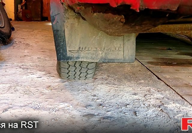 Червоний ВАЗ 2103, об'ємом двигуна 1.5 л та пробігом 93 тис. км за 670 $, фото 4 на Automoto.ua