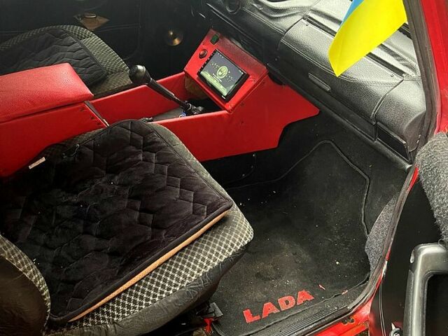 Червоний ВАЗ 2103, об'ємом двигуна 1.5 л та пробігом 358 тис. км за 1150 $, фото 2 на Automoto.ua