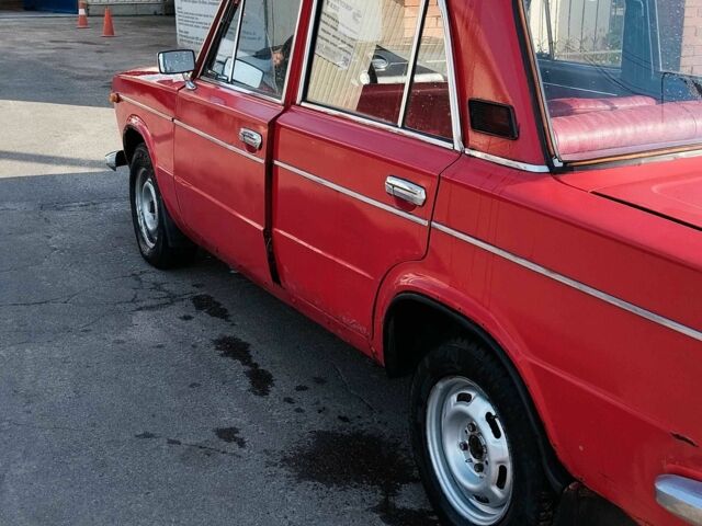 Красный ВАЗ 2103, объемом двигателя 1.5 л и пробегом 120 тыс. км за 800 $, фото 3 на Automoto.ua