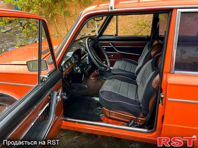 ВАЗ 2103 1974 в Золотоноше на Automoto.ua Красный ВАЗ 2103, объемом двигателя 1.5 л и пробегом 0 тыс. км за 1000 $, фото 4 на Automoto.ua