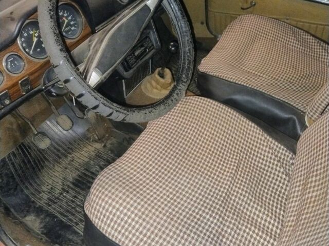 Красный ВАЗ 2103, объемом двигателя 1.5 л и пробегом 110 тыс. км за 800 $, фото 6 на Automoto.ua