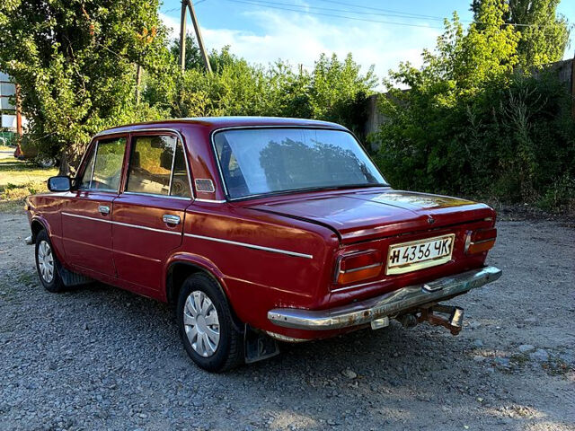 Красный ВАЗ 2103, объемом двигателя 1.3 л и пробегом 0 тыс. км за 650 $, фото 2 на Automoto.ua