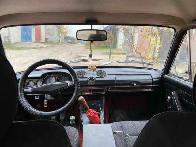 Красный ВАЗ 2103, объемом двигателя 1.3 л и пробегом 920 тыс. км за 600 $, фото 4 на Automoto.ua