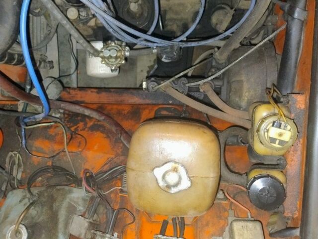 Красный ВАЗ 2103, объемом двигателя 1.5 л и пробегом 110 тыс. км за 800 $, фото 8 на Automoto.ua